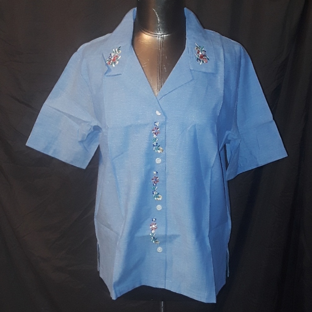 ** Blair Basic Button up Collared Short Sleeve shirt Embroidered Flowers LT Blue